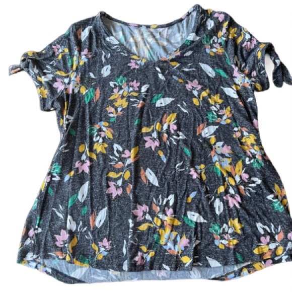 Lane Bryant Tops - Lane Bryant Heather Grey/Floral Tie Sleeve Top